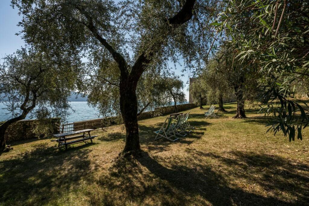 Oleandro Apartment Directly On The Lake Gargnano Exterior foto