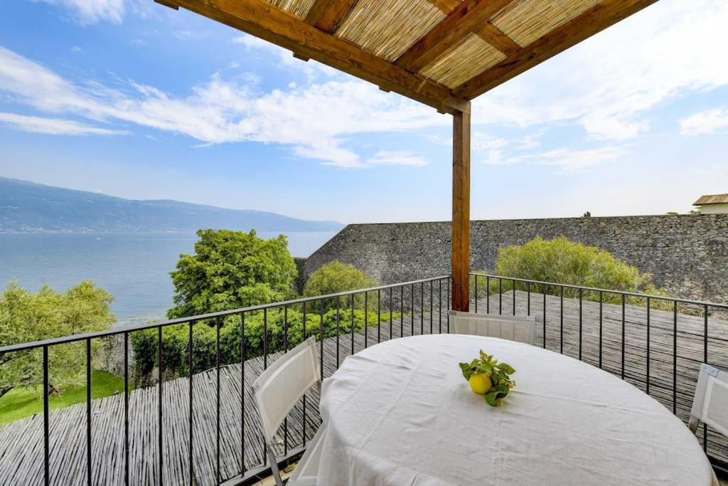 Oleandro Apartment Directly On The Lake Gargnano Exterior foto