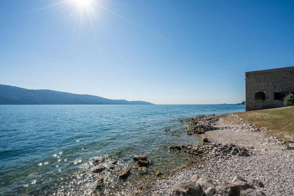 Oleandro Apartment Directly On The Lake Gargnano Exterior foto