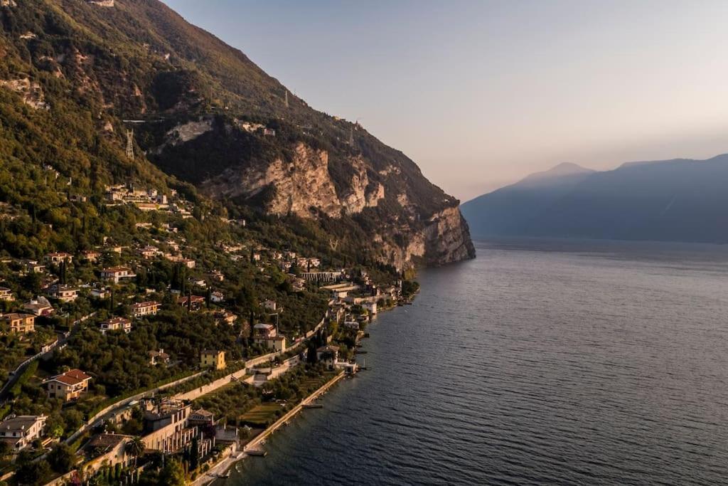 Oleandro Apartment Directly On The Lake Gargnano Exterior foto